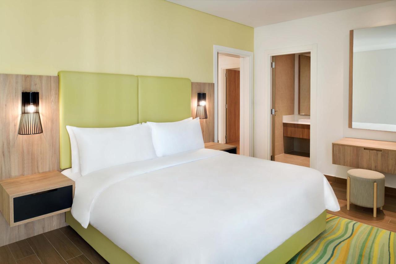 Element By Westin City Center Doha Luaran gambar A typical bedroom at an extended stay hotel