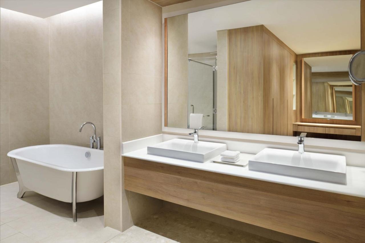 Element By Westin City Center Doha Luaran gambar Bathroom
