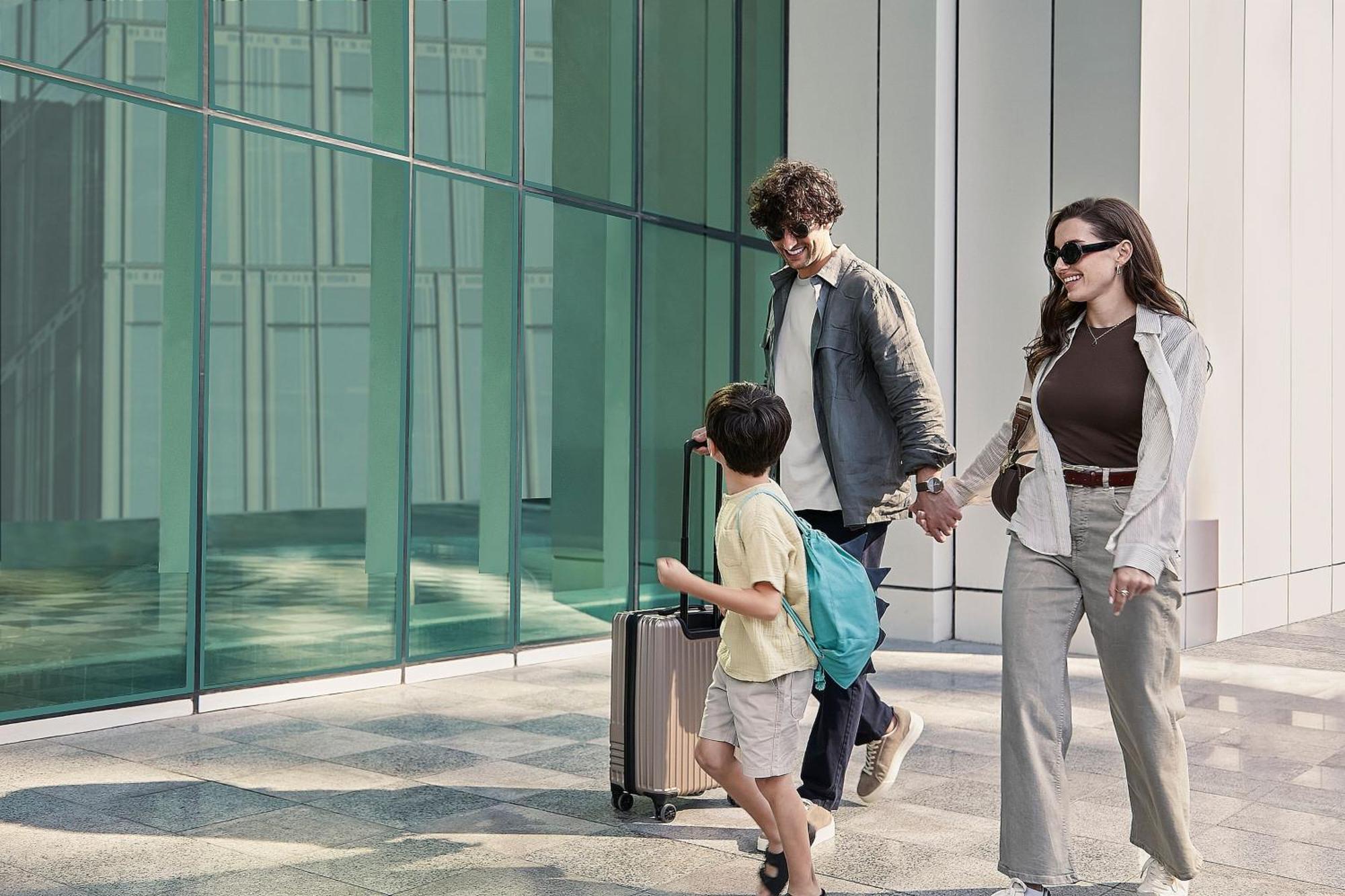 Element By Westin City Center Doha Luaran gambar Family traveling